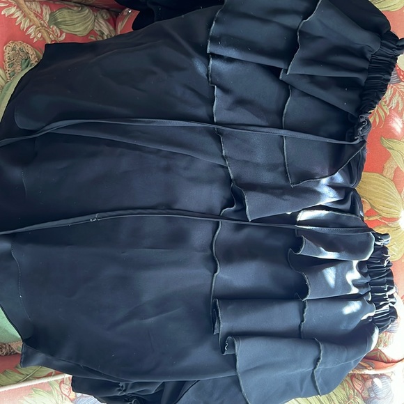 Ruffled top - Picture 1 of 2